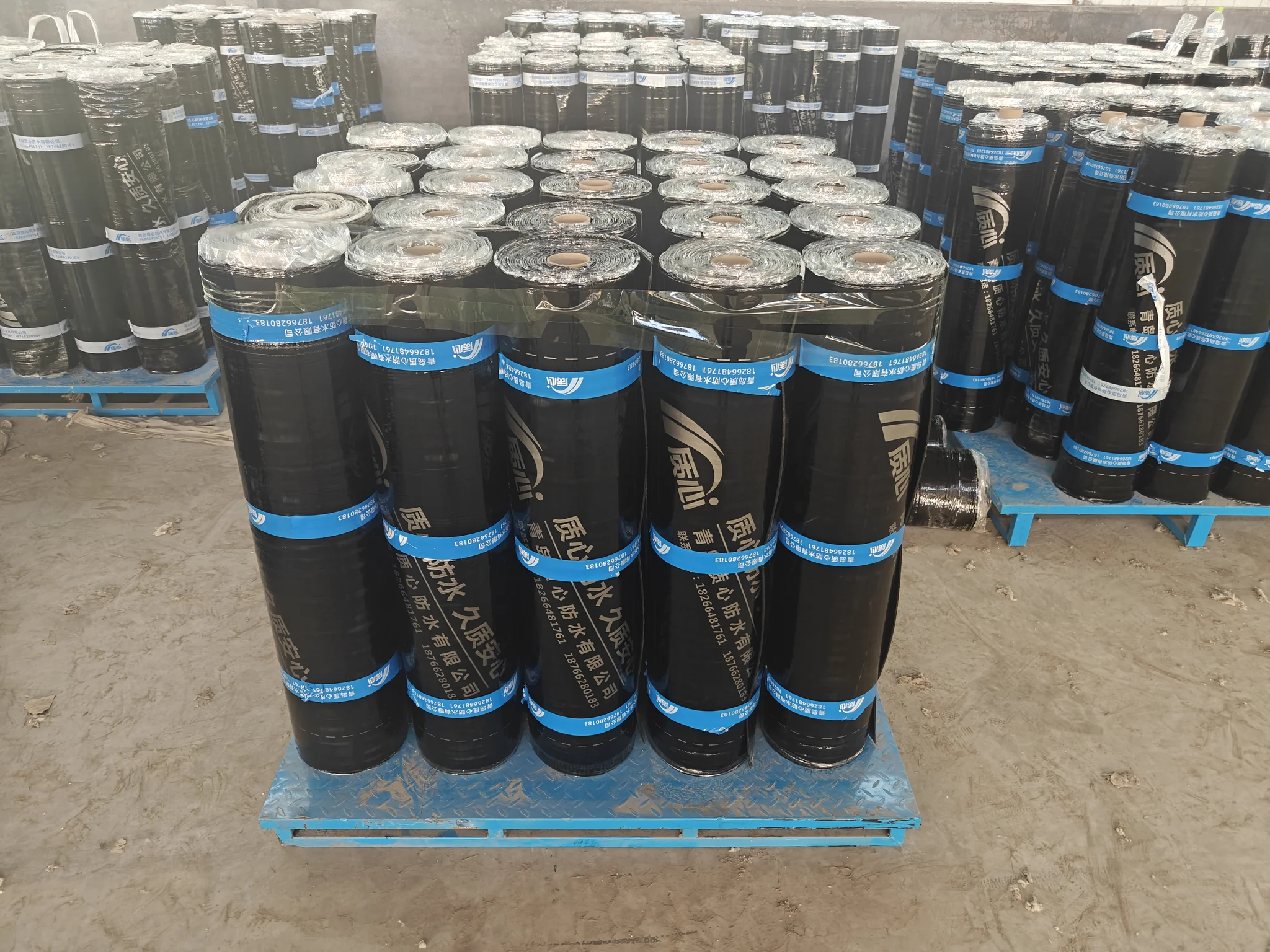 质心高寿命抗老化防水卷材实物特写